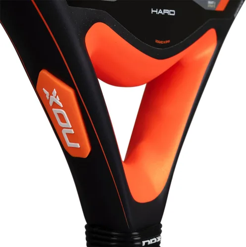 Vista 7 de NOX Raqueta de pádel Equation Hard 2026 Pala Padel de forma redonda Sistema antivibración AVS, tecnología exclusiva de giro y doble rugosidad
