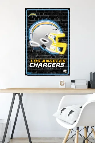 Vista 4 de NFL Los Angeles Chargers - Póster de pared con casco neón 23, 34 pulgadas de largo x 22.4 pulgadas de ancho, versión sin marco
