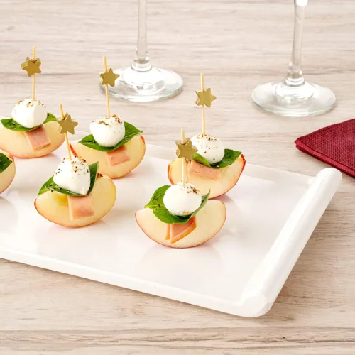 Vista 7 de Restaurantware Pinchos de comida de 3.5 pulgadas, 1000 palitos de canapé con estrella dorada, resistentes, desechables, de madera de bambú