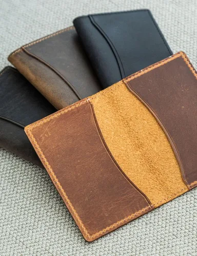 Vista 12 de Handcrafted Genuine Leather Wallets, Minimalist Cardholders, and Passport Covers, Handmade Gift