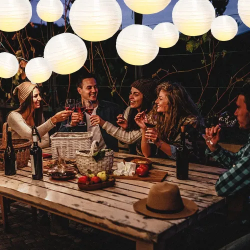 Vista 5 de DazzLiteer 12 linternas de papel blanco con luz LED, decoraciones redondas colgantes de papel para cumpleaños, bodas, fiestas, decoración del hogar