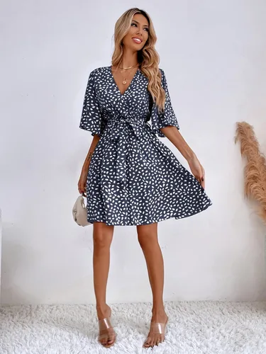 Vista 6 de OYOANGLE Vestido acampanado con cinturón y manga corta con volantes y cuello en V para mujer