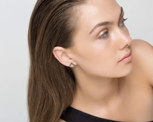 Vista 20 de Emmanuela - Aretes de aro texturizados en forma de V, plata de ley 925 chapada en oro, estilo minimalista, moderno, sexy, hipoalergénicos y sin