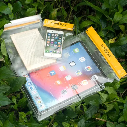 Vista 4 de YUMQUA Juego de 5 bolsas transparentes impermeables para documentos, mapas, cámara, teléfono celular, llave de automóvil, se adapta a kayak, barco