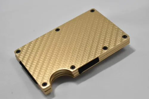 Vista 2 de Cartera de aluminio minimalista delgada de fibra de carbono con bloqueo RFID y clip para dinero para hombres y mujeres Gran regalo para papá marido