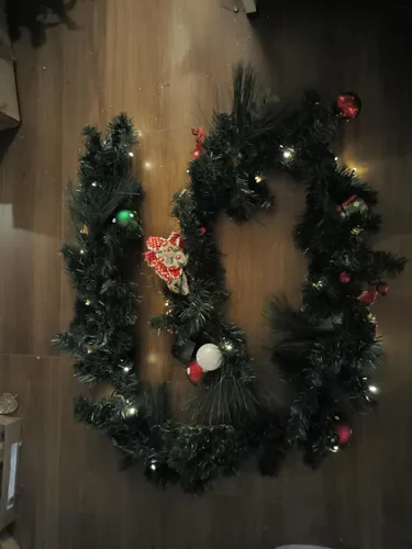 Vista 6 de Valery Madelman Guirnalda de Navidad Preencendida de 9 Pies con Luces para Repisa de Chimenea, Guirnalda de Navidad Iluminada para Exteriores