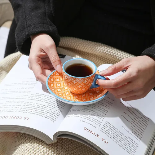 Vista 2 de Selamica Tazas de café expreso de cerámica de 2 onzas, juego de tazas de café expresso pequeñas con platillos, mini tazas demitasse de porcelana
