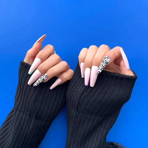 Vista 2 de Gold Finger - Kit de uñas postizas de cobertura completa con pegamento, diseño moderno, gel listo para usar, uñas medianas, largas y extralargas
