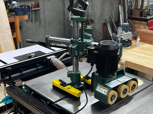 Vista 3 de Magswitch Soporte de alimentador eléctrico, mesa de sierra de mesa de hierro fundido, montaje de perfil bajo, placa de montaje conmutable de 4
