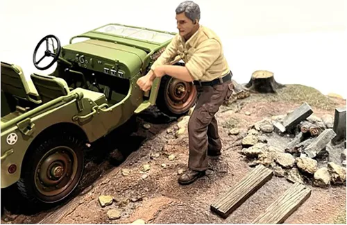 Vista 2 de Mecánico 4X4 Figura 3 para modelos a escala 1/18 por American Diorama