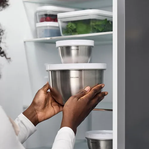 Vista 4 de ZWILLING Fresh & Save Bowls - Juego de 3 cuencos al vacío de acero inoxidable, recipientes herméticos para almacenamiento de alimentos