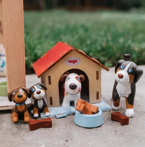 Vista 3 de Haba Little Friends perro Lucky con Doghouse & Huesos de madera