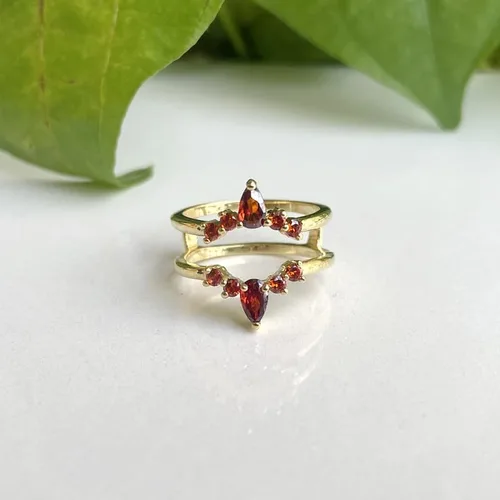 Vista 3 de Anillo de compromiso con forma de corona de granate rojo para mujer, anillo de compromiso con acabado de oro de 14 quilates