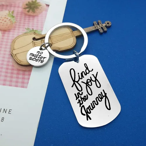 Vista 5 de Dabihu Llavero con texto en inglés Find Joy in The Journey Happy Camper RV Remolque, Enjoy Retirement para jefe, compañero de trabajo, hombres