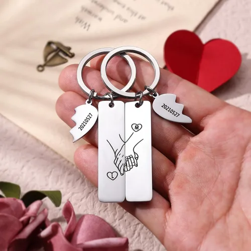 Vista 7 de Regalos para parejas, llaveros personalizados a juego para parejas, juego de llaveros personalizados con nombre para novio y novia