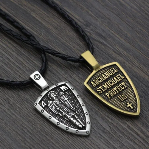 Vista 7 de Collar de San Miguel y San Cristóbal y San Benito para hombres y mujeres protección de arcángel colgante de ángel guardián de Jesús Cruz Amuleto