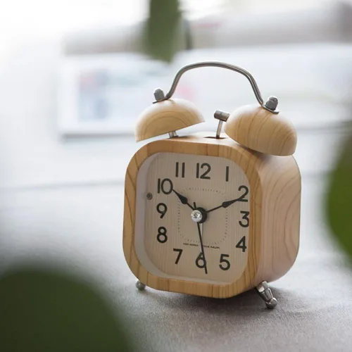 Vista 7 de Double Bell Alarm Clock, Vintage Alarm, Wood Grain Alarm Clock Bedside Wake Up Clock No Ticking Silent Alarm Clock with Backlight