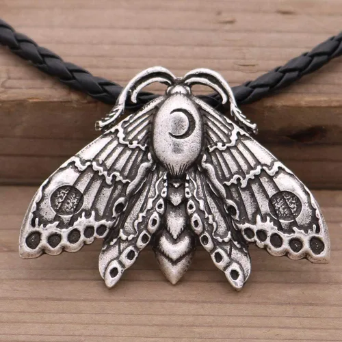 Vista 2 de Caiyao Collares de oso polar vikingo con estampado de pata, colgante de disco redondo grande de oso con huella de garra, mariposa, polilla
