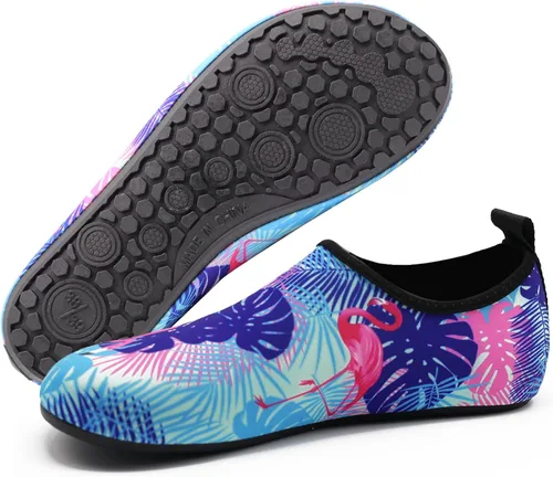 Vista 3 de Valennia Zapatos de agua para hombre y mujer, sin cordones, de secado rápido, ligeros, calcetines acuáticos para playa, natación, yoga, deportes al