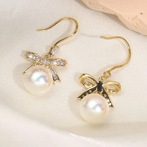 Vista 5 de MIKAMU Aretes de lazo de oro de 14 quilates para mujer, circonita cúbica, chapados en oro, delicados aretes de perlas para mujer, joyería de regalo