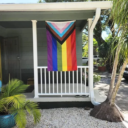Vista 5 de TOPFLAGS Bandera del orgullo para exteriores, banderas de orgullo de progreso para exteriores, 10 x 15 pulgadas, grande, gay, bisexual, LGBTQ + arco