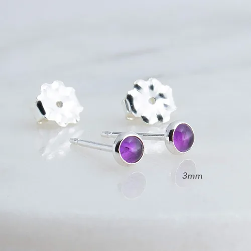 Vista 17 de Aretes pequeños de plata de ley para cartílago, tragus, hélix, múltiples piercings hipoalergénicos, piedra natal para mujer, juego de bisel