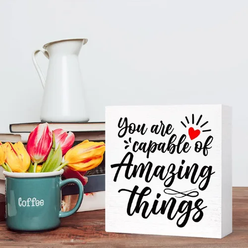 Vista 5 de Letrero inspirador de madera con texto en inglés «You Are Capable Of Amazing Things» («You Are Capable Of Amazing Things»)