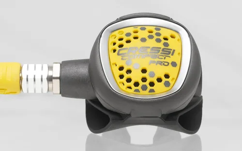 Vista 6 de Cressi Octopus Compact Pro para reguladores de buceo - Compacto, fiable, ligero y cómodo - Fabricado en Italia por Cressi