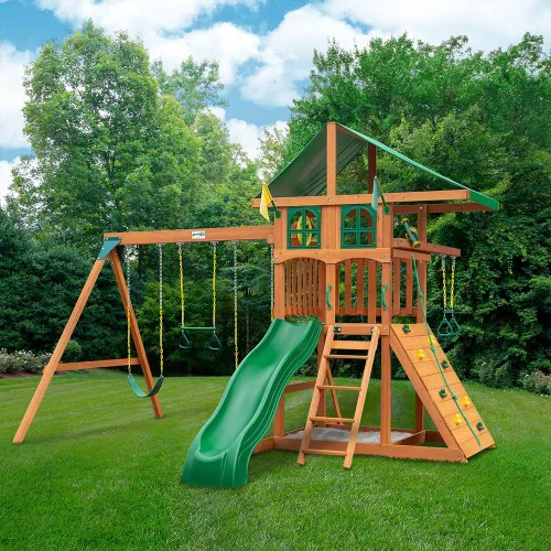 Vista 3 de Gorilla Playsets 01-1080 Avalon Treehouse - Juego de columpios de madera con techo de vinilo verde de gran tamaño, brazo de trapecio, pared