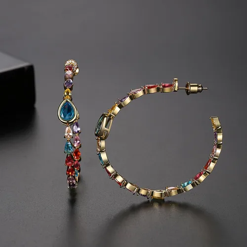 Vista 4 de Delicados aretes de aro grandes chapados en oro con forma de lágrima AAAAA Australia con circonita cúbica AAAAA, joyería de moda para mujeres