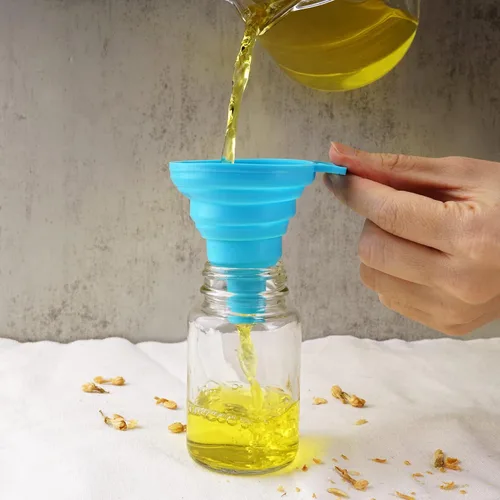 Vista 5 de Botellas de vidrio con tapas negras, 8 recipientes transparentes reutilizables de 3.5 onzas, tarro pequeño de boca ancha, ideal para jengibre
