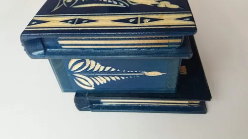 Vista 2 de Bonita caja de madera misteriosa, hecha a mano, tallados complejos, Azul