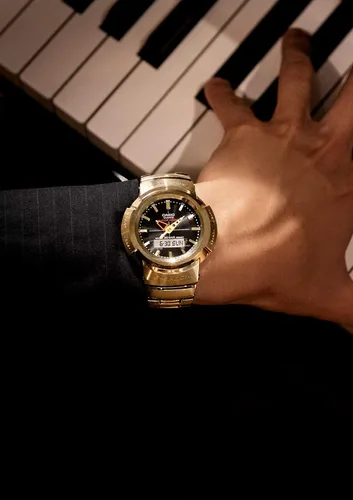 Vista 4 de Casio Reloj G-Shock AWM-500GD-9AJF para hombre color dorado Oro
