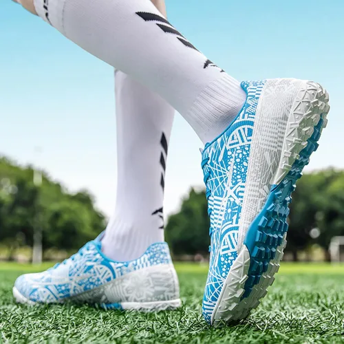 Vista 5 de DKHHN Zapatos de fútbol para hombre, bajos y con cordones, antideslizantes, para interiores, fútbol sala de fútbol americano, TF, tacos de césped