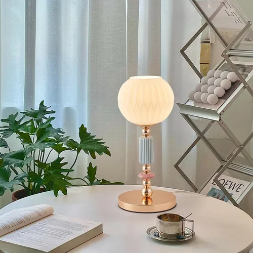 Vista 3 de Moderna lámpara de mesa de cristal blanco leche, lámpara de mesita de noche, lámpara de escritorio de metal con interruptor de cable de enchufe