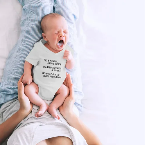 Vista 11 de CBTwear Did 9 Month, Escaped Through a Tunnel, Serving 18 Years Baby Body Unisex Comfy Humor