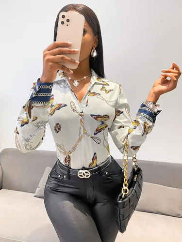 Vista 4 de Floerns Blusa de manga larga con estampado de mariposas y cuello con botones frontales para mujer