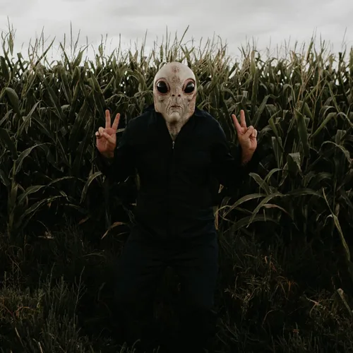 Vista 3 de Deja Boo Máscara de alienígena para adultos, disfraz realista para adultos, cabeza de cosplay espeluznante, máscara de fiesta de cara completa