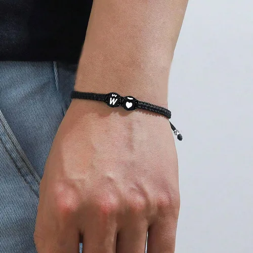 Vista 2 de Pulsera inicial para hombres y mujeres con letra, pulseras de dijes a juego para parejas, pulseras hechas a mano, regalo para novio y novia, regalo
