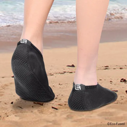Vista 2 de Eco-Fused Calcetines o zapatos de agua para mujer con tela elástica, de secado rápido, transpirable y suela de goma antideslizante