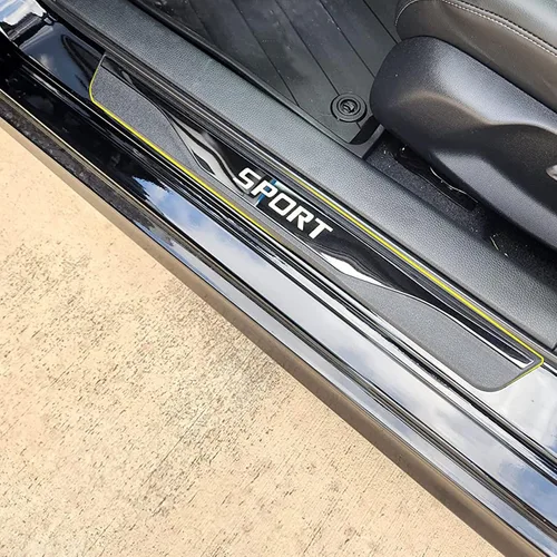 Vista 7 de Protector de rasguños para umbral de puerta de automóvil, compatible con accesorios Volvo XC40 XC60 XC90, placa de entrada de puerta de acero Carbon