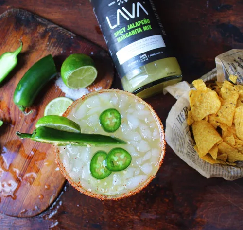 Vista 9 de LAVA LAVA Craft Cocktail Co. - Mezclador de cóctel de margarita jalapeño picante y paloma paloma rojo rubí y pomelo de LAVA Craft Cocktail Co., bajo