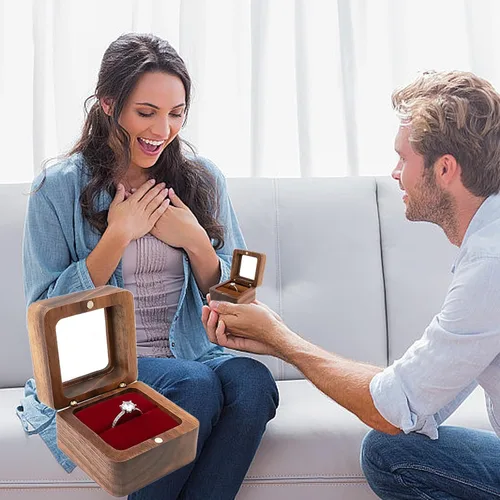Vista 7 de soporte de anillo rústico de boda para propuesta,caja de regalo de joyería grabada con flora para cumpleaños de amante,Red