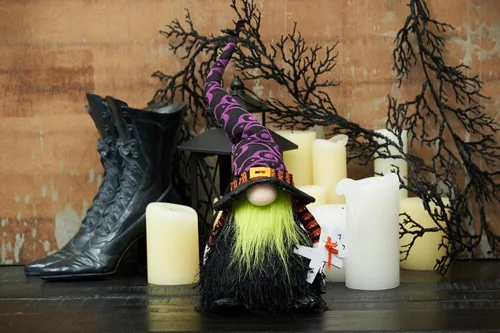 Vista 2 de Gallerie II Gnomo de mago de Halloween Led decoraciones para el hogar negro