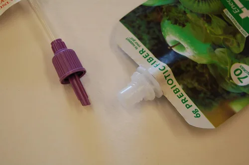 Vista 6 de Bolink - Paquete de 10 tubos de alimentación con tapa pequeña, conecta las bolsas de puré de alimentos con un pico a los tubos de alimentación.