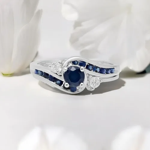 Vista 3 de Dazzlingrock Collection Juego de anillos de compromiso de oro blanco y zafiro azul de 10 quilates