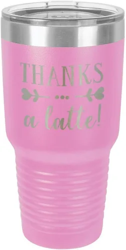 Vista 20 de Taza de viaje de acero inoxidable con tapa superior deslizante y pajita con texto en inglés "THANKS A LATTE 30oz Taza de viaje", compara con Yeti