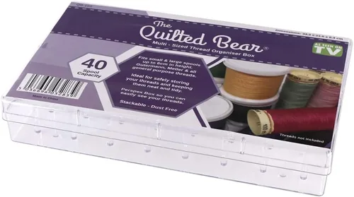 Vista 2 de The Quilted Bear Caja de 40 hilos de bobina, apilable de plástico acrílico transparente resistente, soporte de carrete de varios tamaños, ideal como