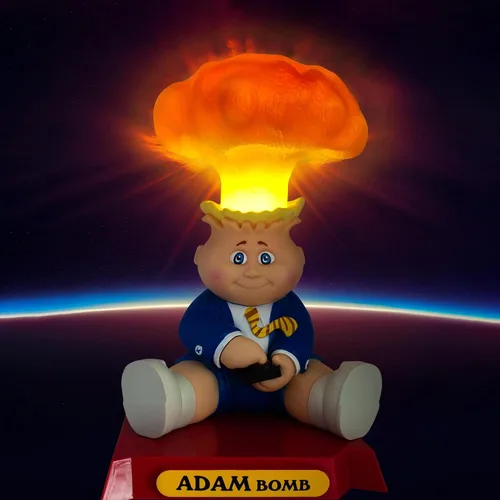 Vista 2 de Cubo de basura Adam Bomb Figural Luz de estado de ánimo para mesa de noche 10 pulgadas de alto