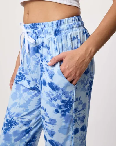 Vista 4 de Real Essentials - Pantalones, paquete de 3 unidades Real Essentials - Pantalones deportivos de yoga ultra suaves para mujer con bolsillos y cordón